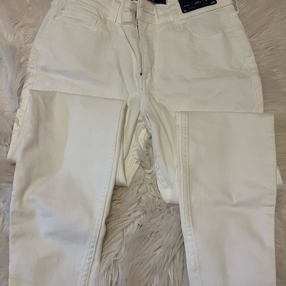 Hollister Women's Cream Straight Leg Jeans